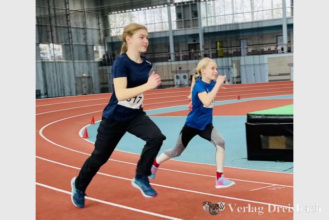 Links Johanna Höhn, rechts Anastasia Breuninger.
