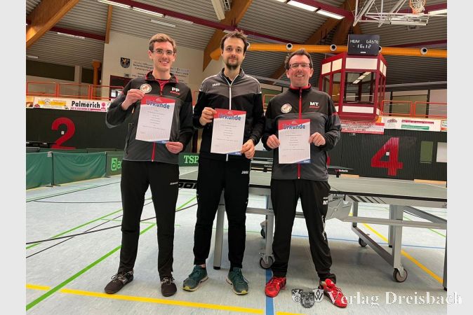 Philipp Plöhn, Simon Theobald und Manuel Tiedemann vertraten die TuS Kriftel beim Bezirkspokal der Kreisliga.