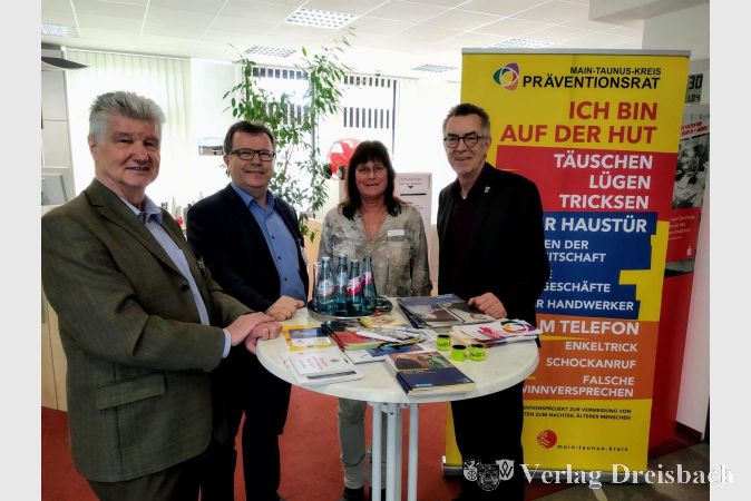 Sicherheitsberater für Senioren in der Taunus Sparkasse.