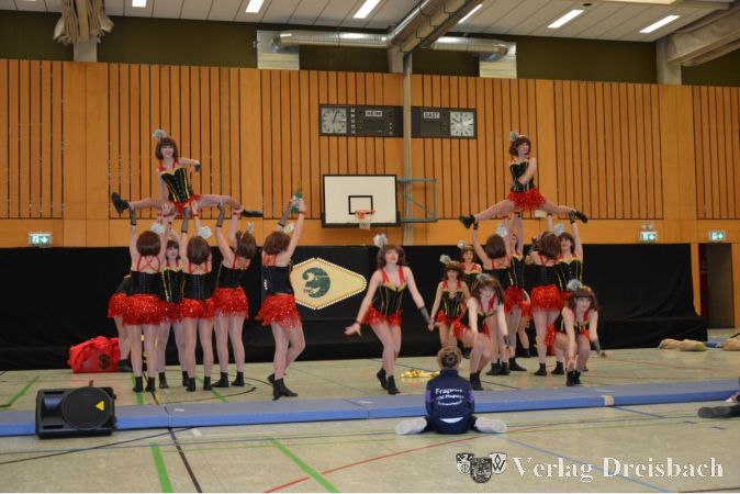 Beeindruckende akrobatische Elemente zeigten die Tanzgruppen.
