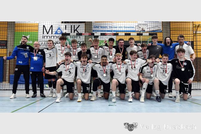 In der Verlängerung sicherte sich die A-Jugend der HSG Hochheim/Wicler den Hessenmeistertitel durch ein 34:32 übe die HSG Odenwald und darf sich damit stärkstes hessisches Team nennen, das sich nicht für die Jugendbundesliga qualifizieren konnte.