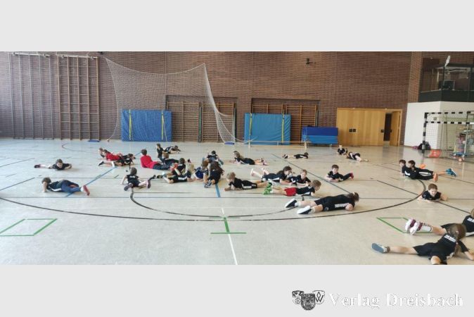 Als Schlangen waren die Kinder beim Kidscamp auch unterwegs.