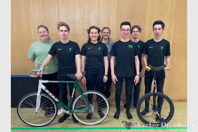 V.l.n.r.: Vorstandsvorsitzende und Trainerin Jessica Sappik, Julien de Boysere, Rebecca Kloft, Lorena Baier, Florian Sosic, Maxime de Boysere und Leon Sosic.