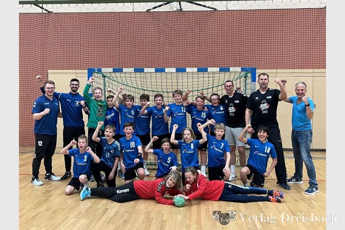 Die männliche D-Jugend jubelt über die Qualifikation für die Bezirks-Oberliga.