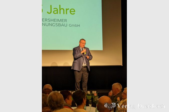 Bürgermeister Klaus Schindling richtete anerkennende Worte an die Hawobau und würdigte deren Leistungen.