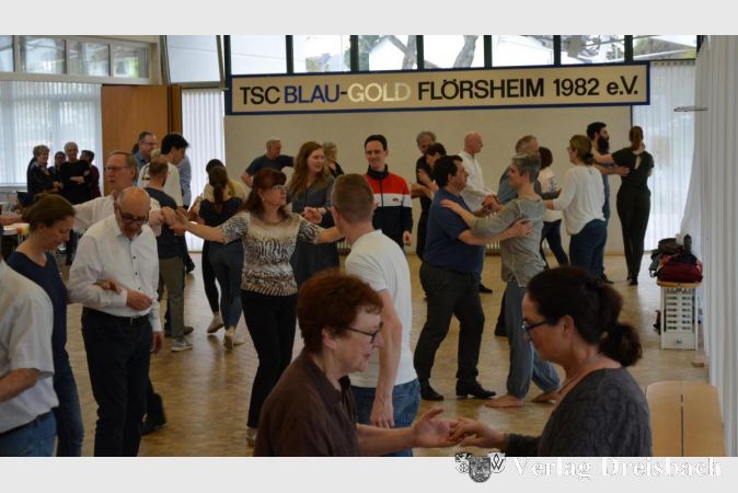 Der TSC Blau-Gold-Flörsheim lud am Samstag zum Tanzkurs in der Weilbachhalle.
