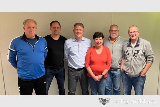 Der alte und neue Handballervorstand mit (v. l.) Matthias Brand, Thomas Huhmann, Oliver Kriz, Petra Lehmann, Clemens Weißenberger und Frank Weiner.