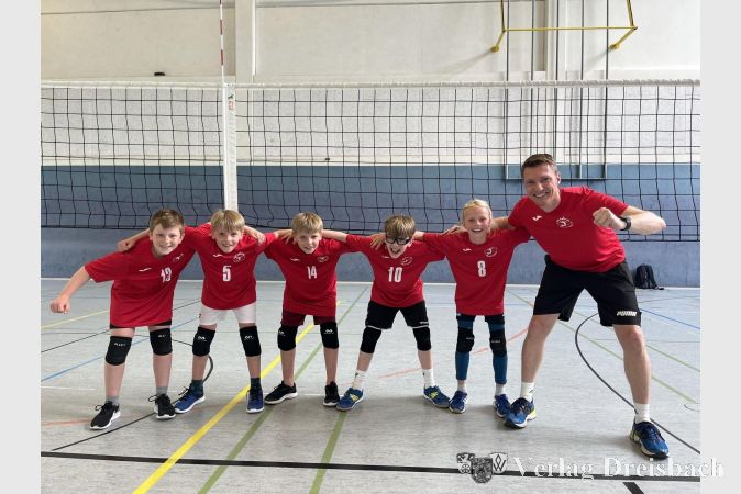 Die jüngsten TuS-Volleyballer sichern sich Gold und Bronze bei der Hessenmeisterschaft.