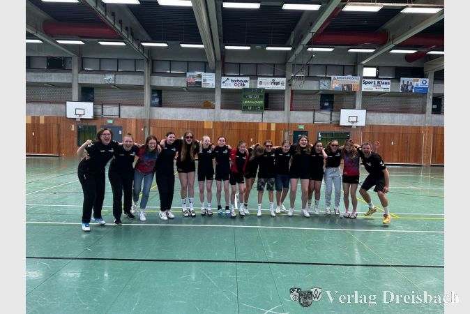 So jubeln Oberliga-Mädels: Die weibliche C-Jugend nach ihrer erfolgreichen Qualifikation.