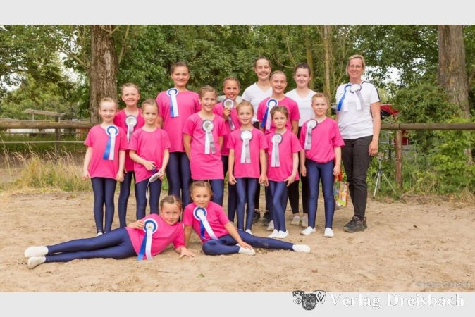 Freitag Schritt Team: Das Team Kriftel Schritt 1 und Schritt 4.