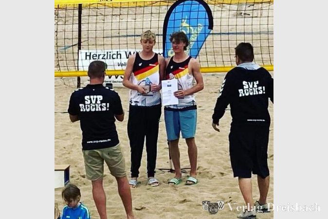 Sensationeller 4. Platz bei der Deutschen U18-Meisterschaft im Sand für TuS-Talent Jorris Müller (rechts) mit Partner Jorris Backhaus aus Biedenkopf.
