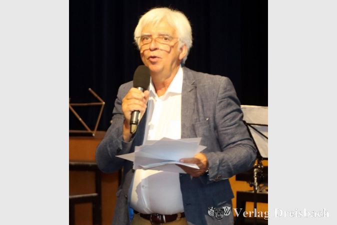 Burkard Egdorf, promovierter Musikwissenschaftler und langjähriger SWR-Radioredakteur, moderierte den Abend.