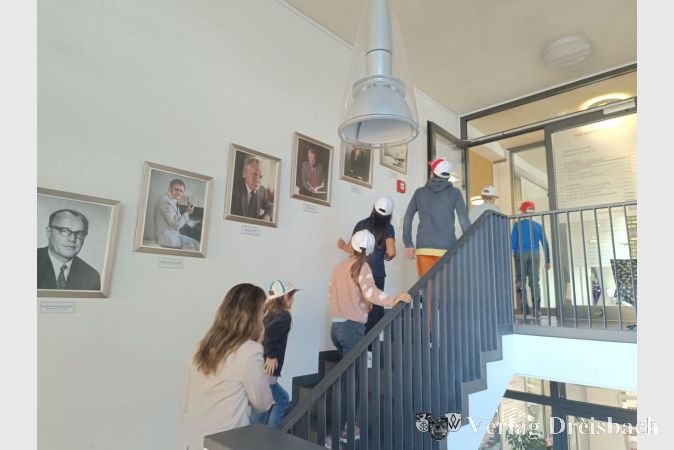 Auf dem Weg zum gemeinsamen Frühstück mit der Ersten Stadträtin im Hattersheimer Rathaus.