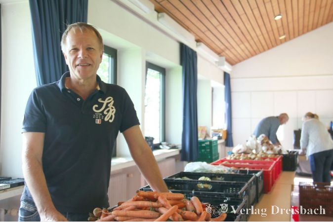 Titus Steinhauer hat viel Freude an seiner ehrenamtlichen Arbeit für die Tafel Hattersheim-Hofheim des Caritasverbandes Main-Taunus e.V.