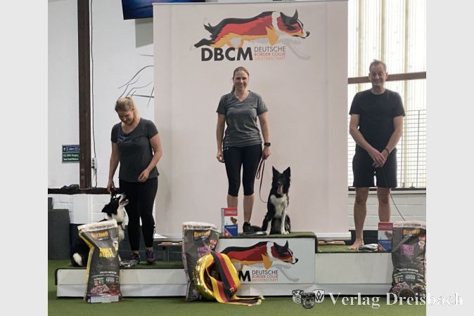 Bei der Deutschen BorderCollie Meisterschaft besiegte Staffi Gäbler (Mitte) als Amateurin die Profis Tobias Wüst (r.) und Anne Lenz.