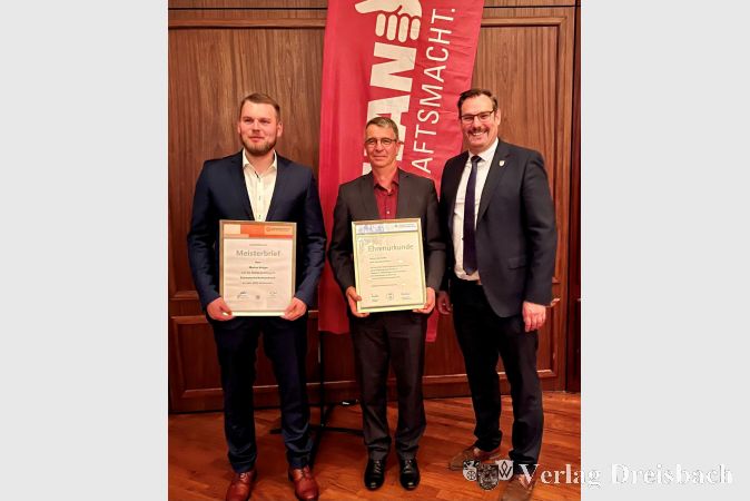 V.l.n.r.: Elektrotechnikermeister Marius Krüger, Maler- und Lackierermeister Erik Radtke und Bürgermeister Christian Seitz.