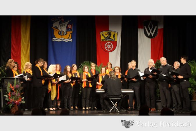 Der Chor "in Takt" des Wickerer GV Sängerlust begleitete die Veranstaltung musikalisch.