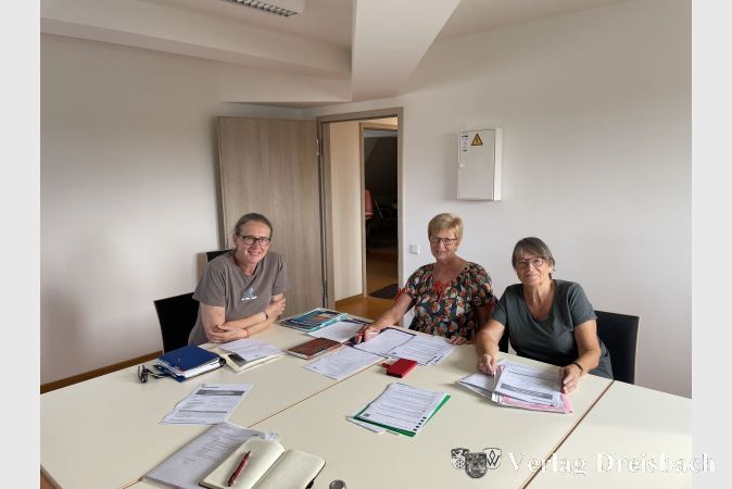 V.l.n.r.: Das neue Vorstandsmitglied Gisela Stang, die Vorsitzende Adriana Langeler und Schatzmeisterin Bettina Jansen.
