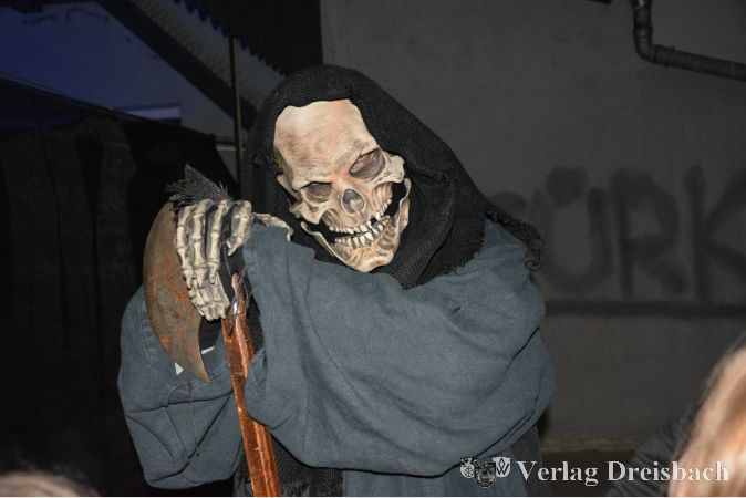 Der Güterschuppen in Flörsheim verwandelte sich in ein schauriges Spektakel.