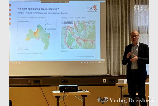 Dr. Karsten McGovern referierte über den aktuellen Stand in Sachen Kommunale Wärmeplanung.