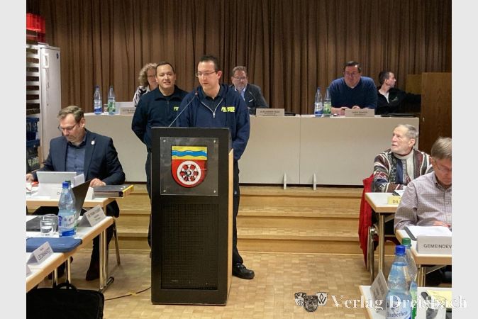Der neue Gemeindebrandinspektor Rachid Maach (links) und sein Erster Stellvertreter Daniel Postel stellen sich vor.