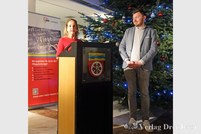 Pflegedienstleiterin Marion Waßner und Kreis-Geschäftsführer Jan Herfort.