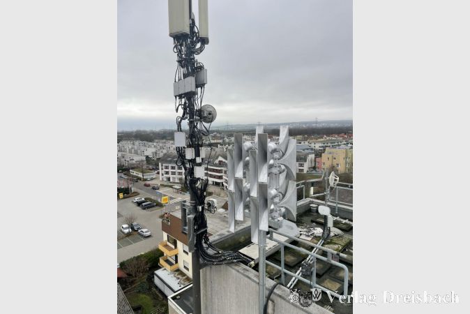Die Sirene auf dem Schlauchturm des Feuerwehrhauses in der Schulstraße deckt nach der Umrüstung den gesamten Stadtteil ab.