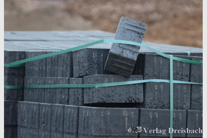 Ein bisschen etwas ist verrückt im Flörsheimer Haushalt, aber noch steht das Fundament solide: So bewertet die Mehrheit der Fraktionen die Finanzlage der Stadt und zeigt sich mit dem Haushaltsentwurf 2024 im Großen und Ganzen einverstanden.