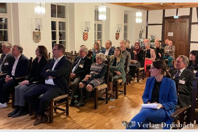 Der gut gefüllte Hessensaal im Alten Posthof beim Neujahrsempfang des Lions Clubs.
