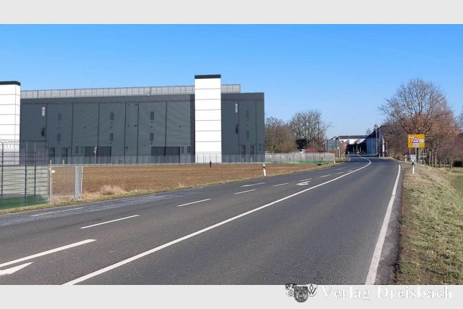 Die Ansicht von Weilbach kommend.