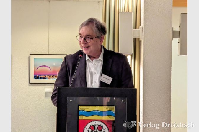 Der Vorsitzende des FFC, Bernd Reimann, hieß das zahlreich erschienene Publikum herzlich willkommen und beschrieb in seiner Rede die Arbeit des Clubs.