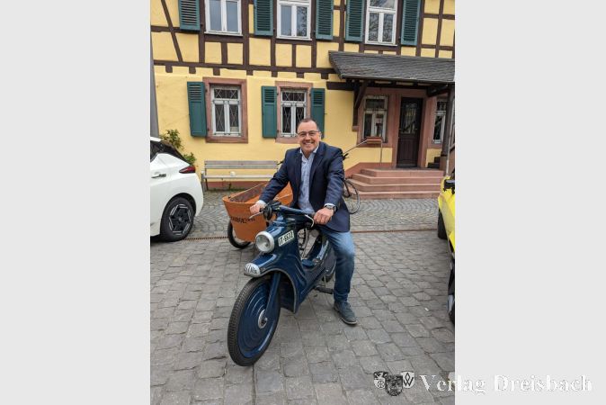 Der neue Klimaschutzmanager der Stadt Hattersheim am Main, Andreas Flettner, hier beim Auftakt-Pressetermin zu den letztjährigen Klassikertagen.