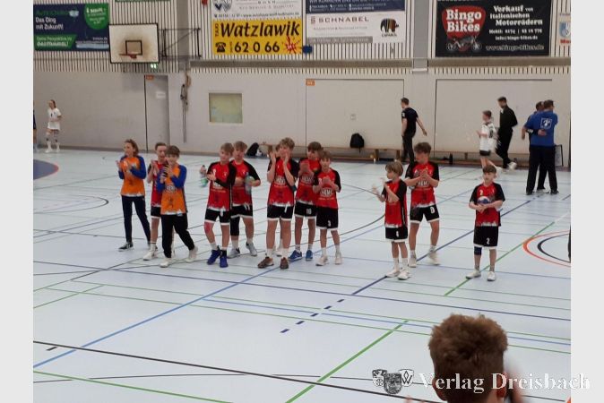 Männl. D-Jugend: Die D1 freut sich: Im Derby in Münster war ein klarer Erfolg gelungen.