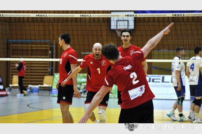 Hoch hinaus: Sebastian Ruhm und Tobias Thiel fliegen mit ihrem Team bis auf Platz 5.