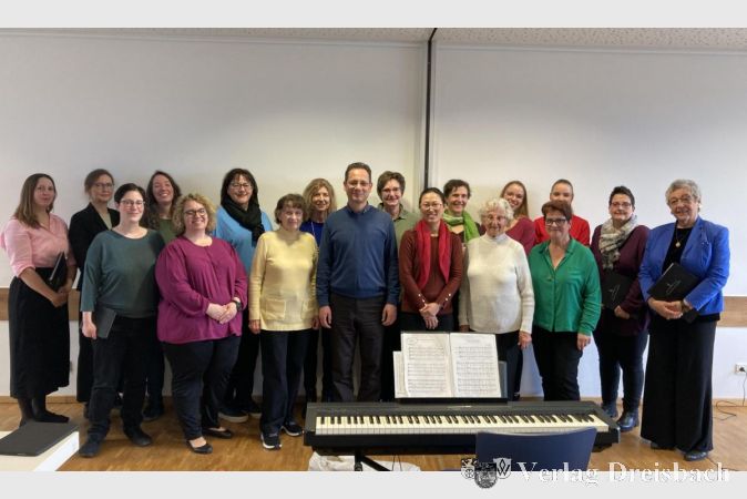 Der Frauenchor Cantabile beim Frühlingscafé.