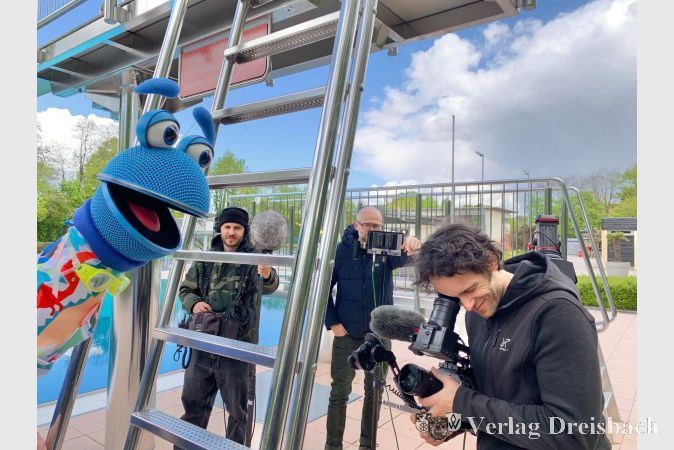 SingDing bereitete das Erklimmen des Sprungturms echte Sorgen.