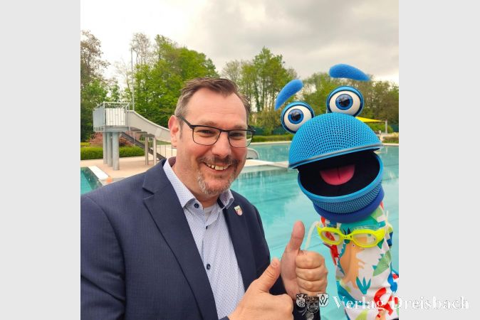 Bürgermeister Seitz mit SingDing.