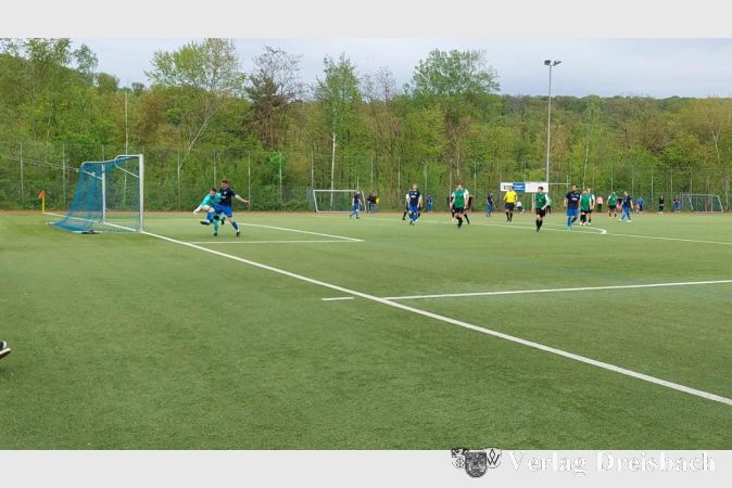 Das 0:6 durch J.E. Radtke für den SV 07 wurde jedoch vom Unpartaiischen aberkannt.