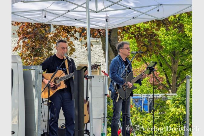 Das Acoustic Duo "TwinSet" lieferte die passende musikalische Untermalung.
