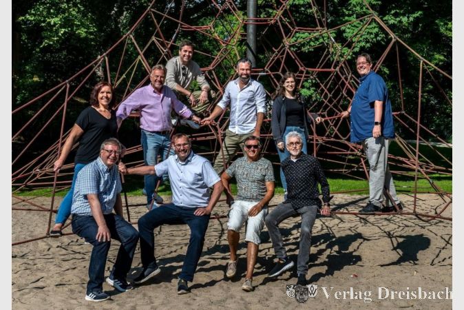 Das bewährte Orgateam (v.li.) im Freizeitpark: vorne Dr. Frank Fichert, Bürgermeister Christian Seitz, Manfred Pfuhl und Axel Lorth, hinten Katrin Scheurich, Ralf Engler, Bernd Sangmeister, Peter Heyel, Auszubildende Laura Strauch und Pasquale Fiore.
