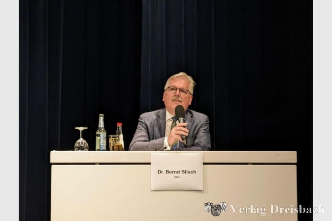 Der amtierende Bürgermeister, Dr. Bernd Blisch (CDU), kandidiert erneut.
