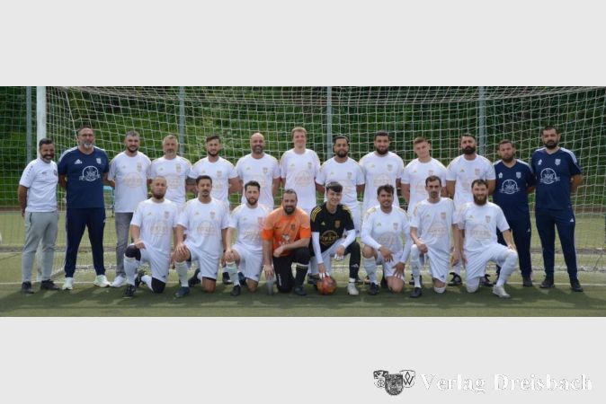 Der SV 09 feierte sein 115-jähriges Bestehen, die Erste Mannschaft trat mit speziellen Trikots zum Heimspiel der C-Klasse an.