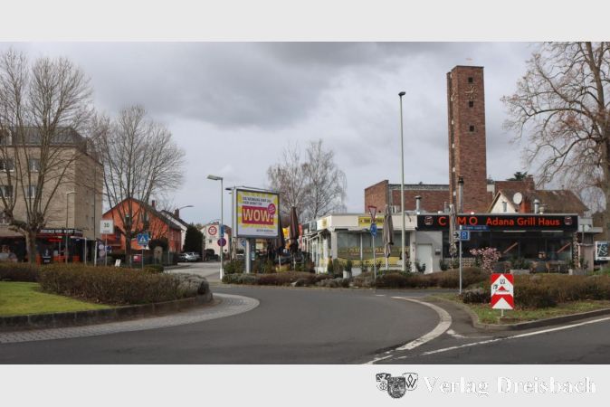 Wenn Bernd Blisch im Jahr 2030 am Herrnberg vorbeischaut, hofft er auf ein bis dahin deutlich verändertes Bild am Westportal der Stadt, mit einer Neubebauung auf der rechten Seite und einer Aufwertung des Komplexes auf der linken Seite des Bildes.