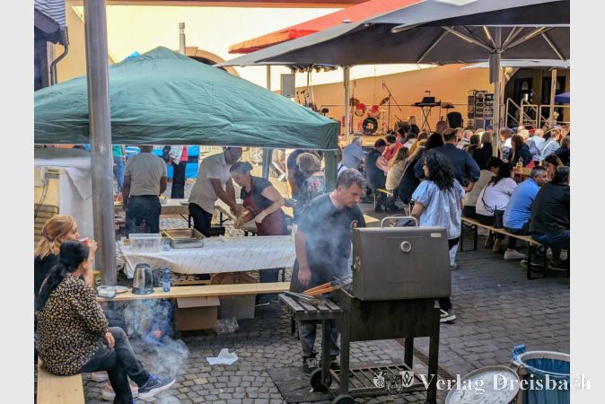 Für leibliches Wohl war bestens gesorgt, wie hier unter anderem mit Leckereien vom Grill.