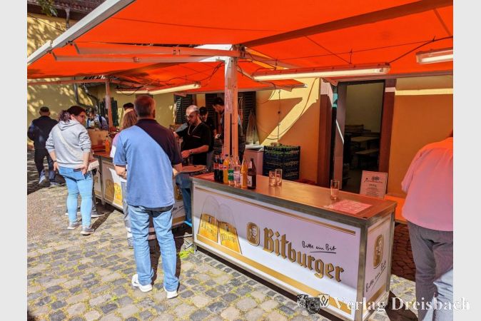 Erfrischende Getränke gab es am Stand des Türk FC Hattersheim.