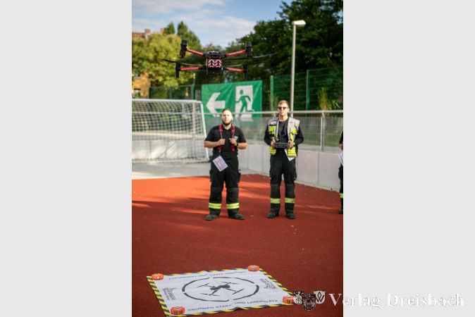 Die Drohne der Feuerwehr Kelkheim bei der Landung.