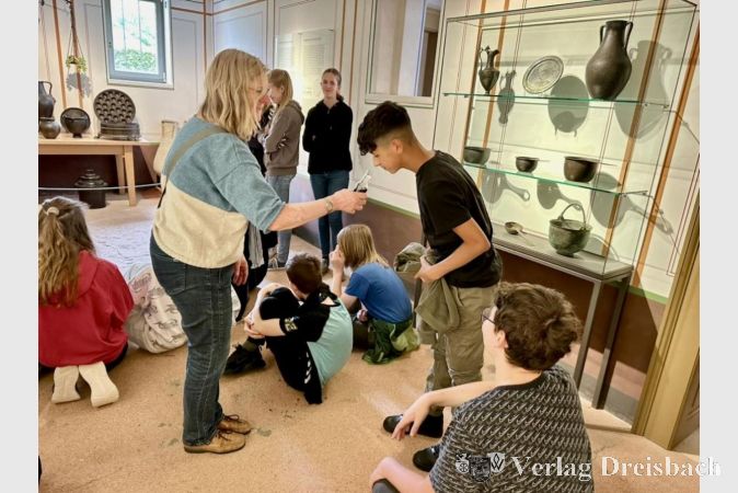 Ayoub riecht vorsichtig am Garum.