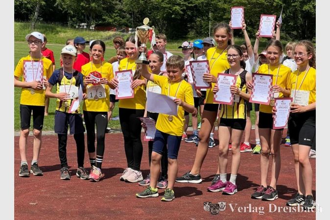 Groß war der Jubel der U12-Leichtathleten der SG DJK Hattersheim über den Kreispokalsieg in der Kinderleichtathletik.