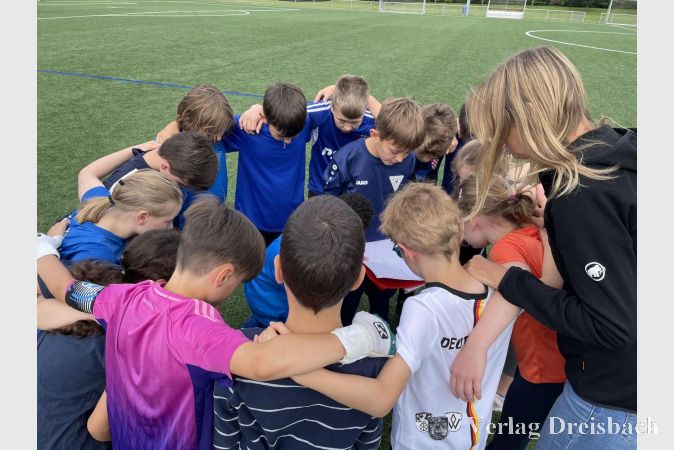 Intensive Taktikbesprechung vor der nächsten Partie.
