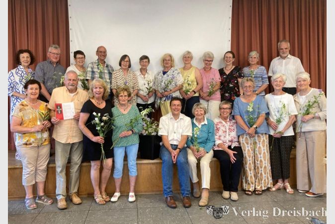 Nur fröhliche Gesichter sah man beim Ehrungsnachmittag für ehrenamtlich Engagierte in der Caritas-Arbeit der katholischen Gemeinden im Main-Taunus-Kreis.